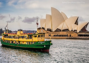 Sydney Opera House & Water Ferry